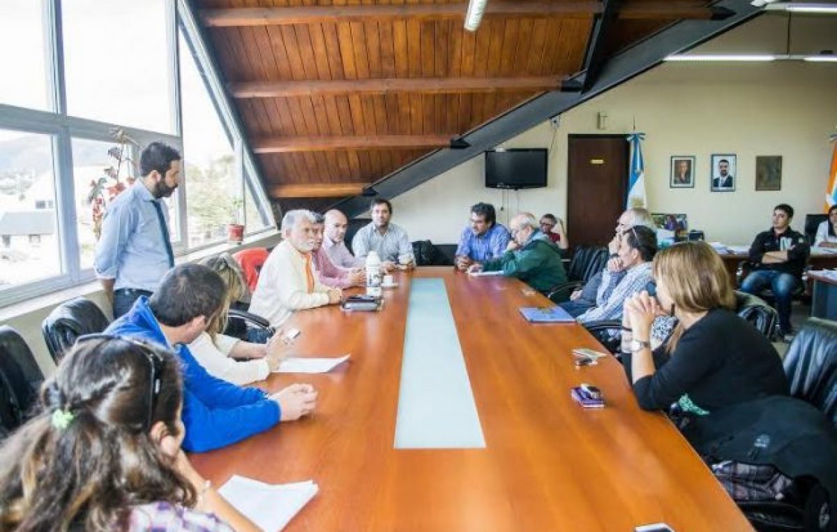 Ushuaia: El Ejecutivo municipal presentó una nueva propuesta a los gremios