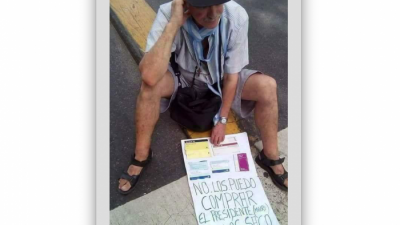 La foto de un jubilado argentino que conmueve al mundo