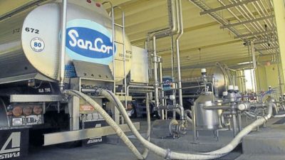 Sancor de mal en peor: los tamberos dejaron de entregar leche