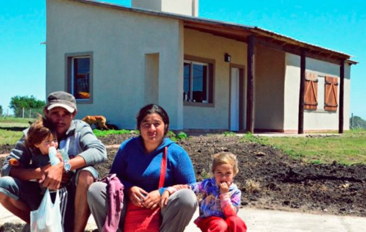 Se construyen más de 3.000 nuevas viviendas rurales en Entre Ríos