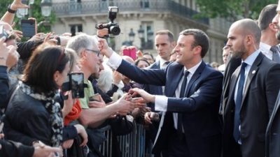 Macron inició su difícil desafío para lograr que Francia recupere su lugar