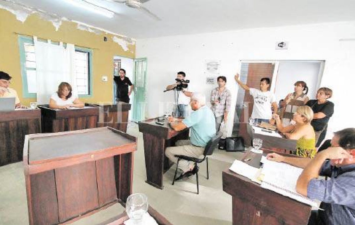A dos concejales de Rincón les descontarán del sueldo los “faltazos” a las sesiones