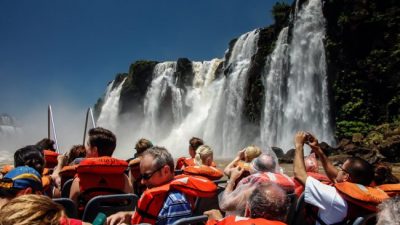Iguazú grava con la Ecotasa y la comuna quiere que la cobren los hoteleros