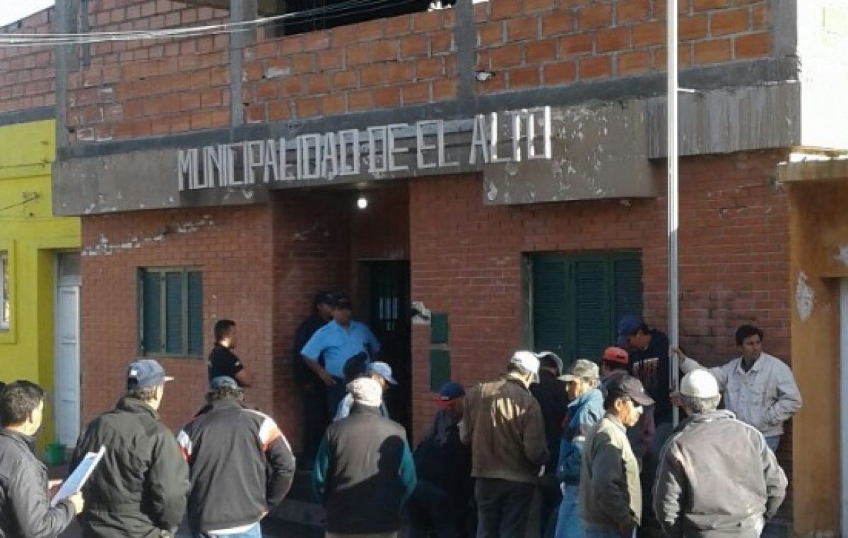 Brutal represión a trabajadores municipales de El Alto por una manifestación
