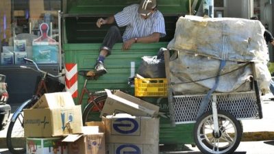 Por la crisis, se triplicaron los recolectores informales en Rosario