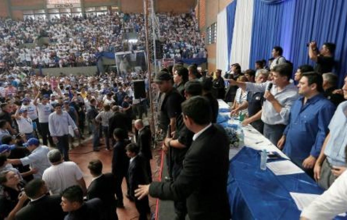 Opositores del partido Liberal paraguayo piden asilo en Uruguay