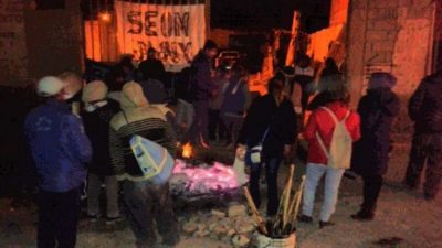 Obreros «atrincherados en el canchón municipal de La Quiaca