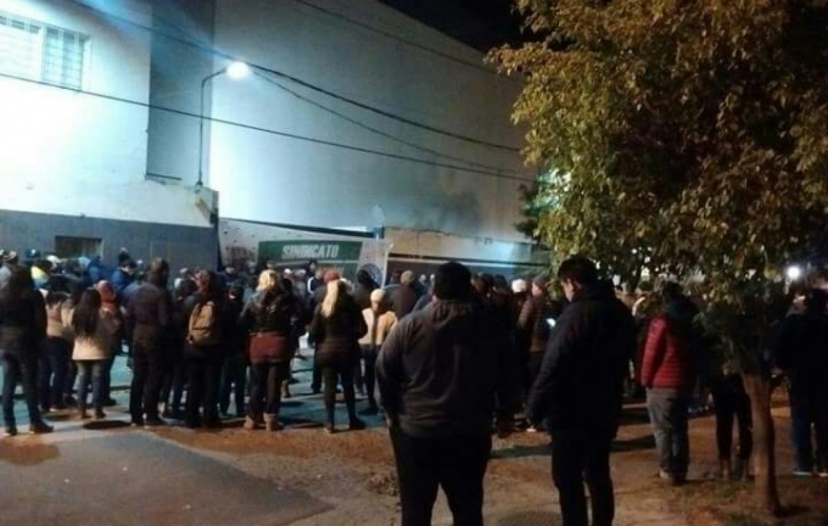 Ajuste brutal: Más de 600 trabajadores en la calle tras el cierre de una fábrica en Vicente López