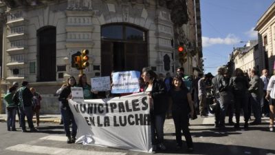 Jerarquizados de Paraná vuelven a las protestas