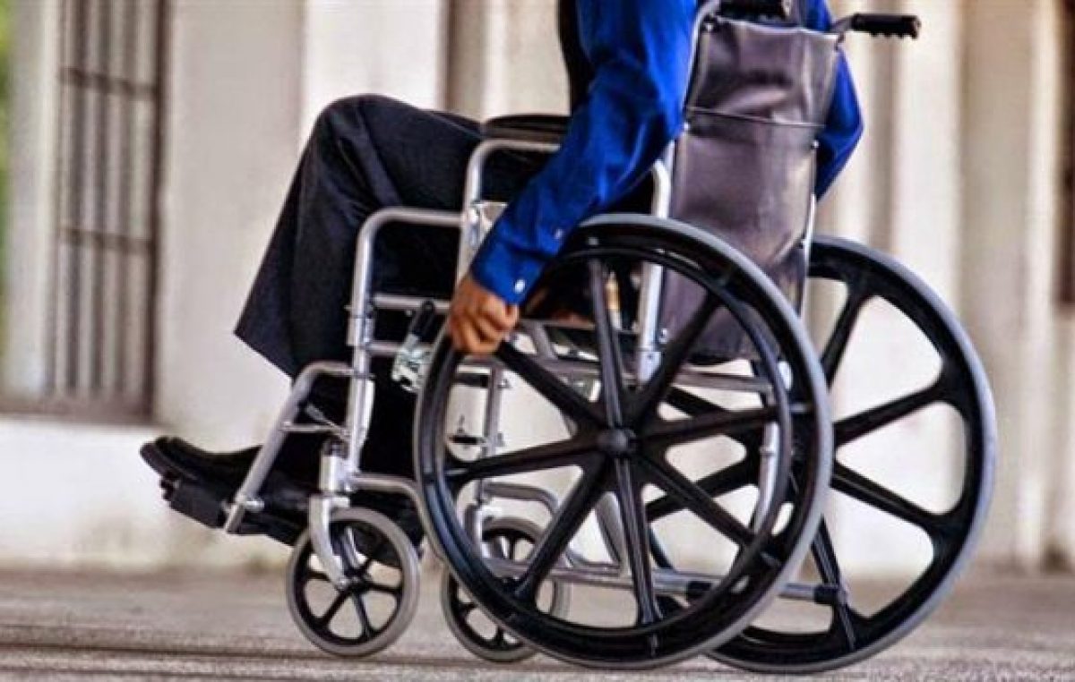 Acorralado por las críticas, el Gobierno retrocedería con la quita de pensiones por discapacidad