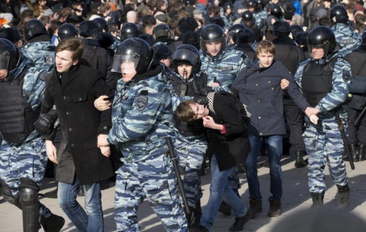 Miles de detenidos en movilizaciones en Moscú y San Petersburgo