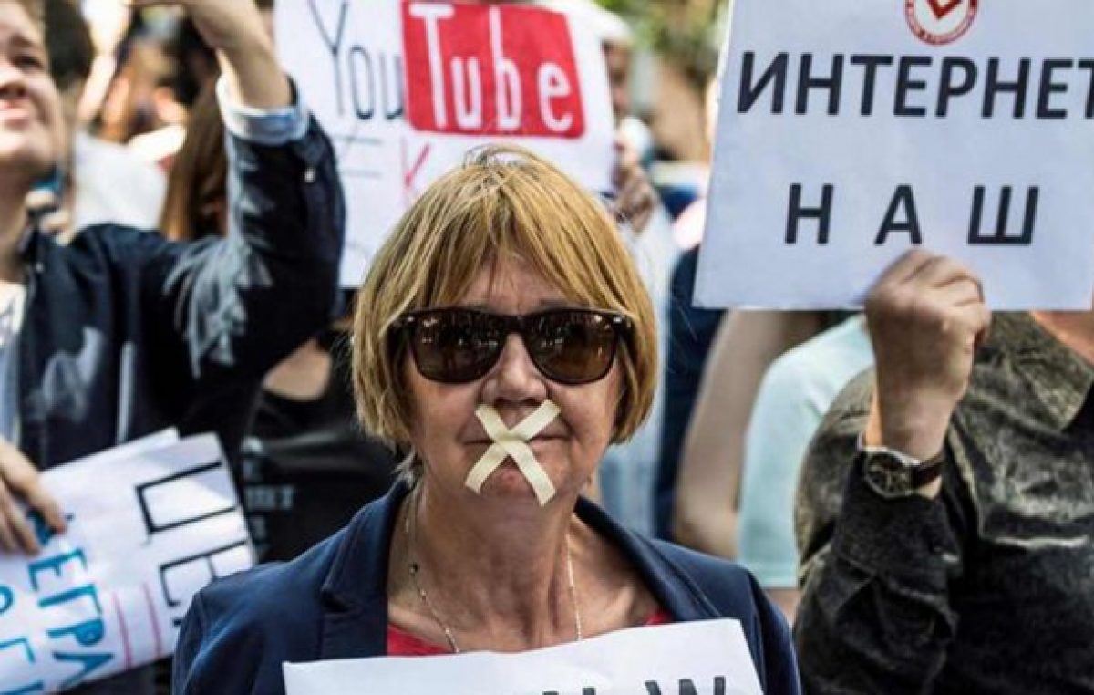 Unas mil personas protestaron en Moscú contra restricciones en internet