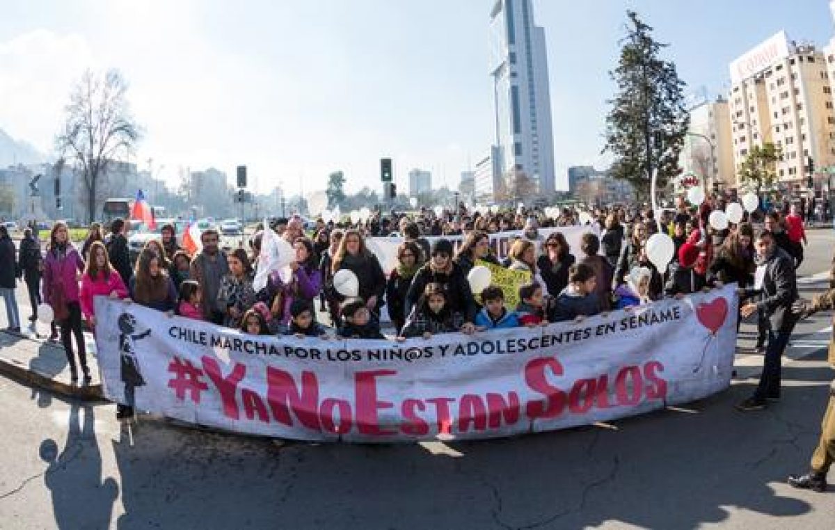 Chilenos se movilizaron para exigir protección estatal a niños internados