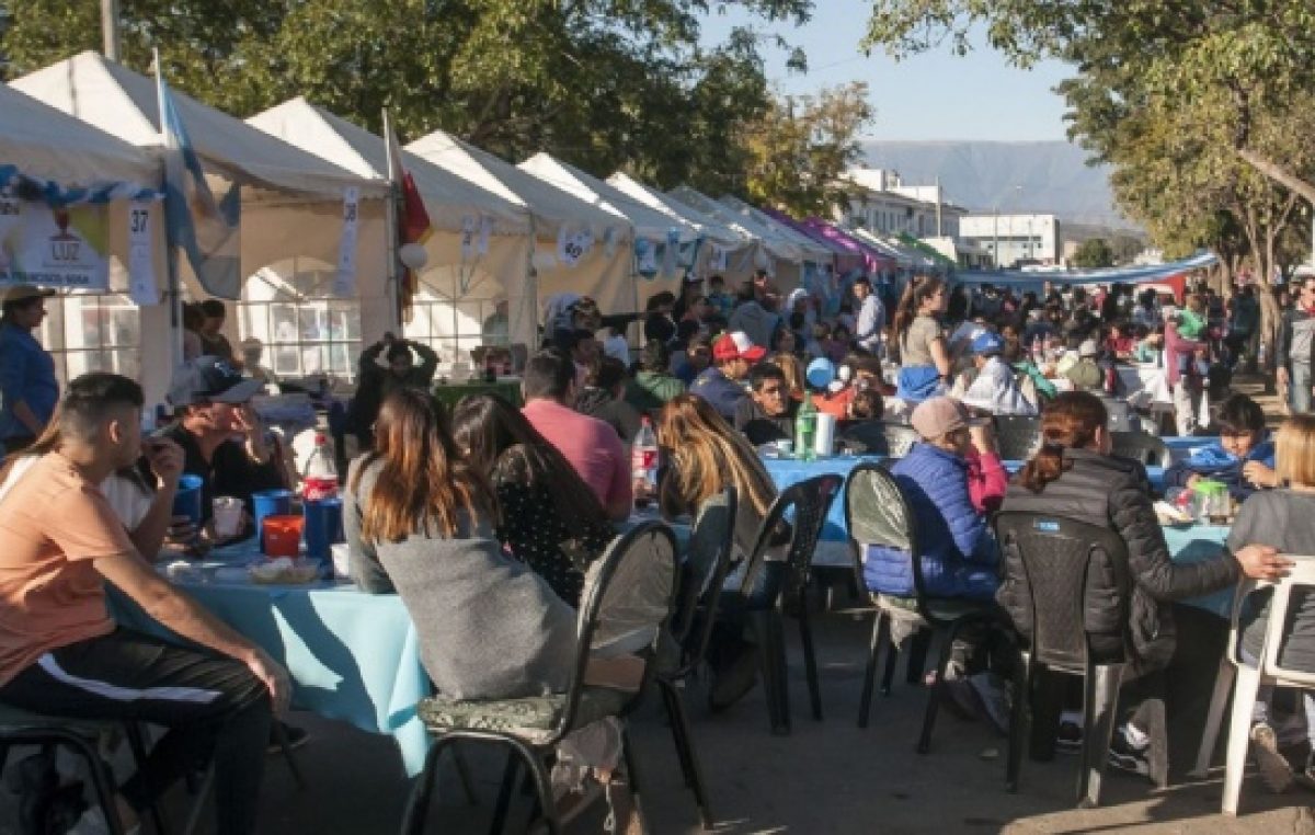 Catamarca: Se vendieron más de 60 mil empanadas en la XVI fiesta municipal en Choya