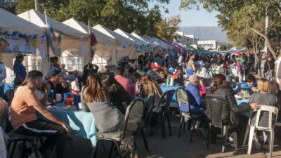 Catamarca: Se vendieron más de 60 mil empanadas en la XVI fiesta municipal en Choya