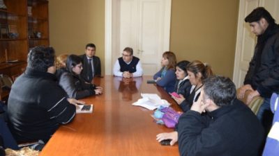 El intendente de Catamarca anunció un aumento de 1.000 pesos para becados y Capital Social