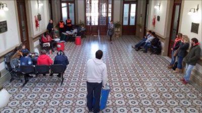 Coronel Suárez: los municipales insisten con el aguinaldo y piden paritarias adelantadas