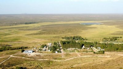 Neuquén: Paradojas de un pueblito donde brota agua mineral