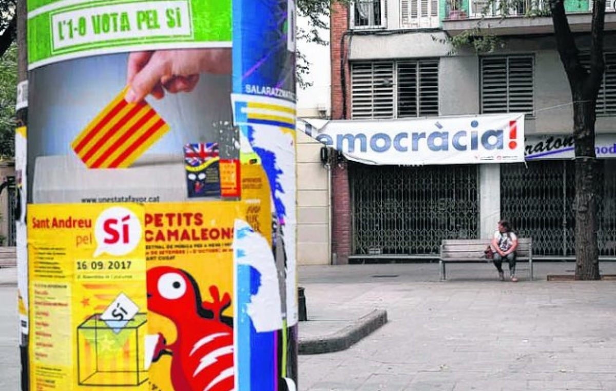 España secuestra material electoral en Cataluña