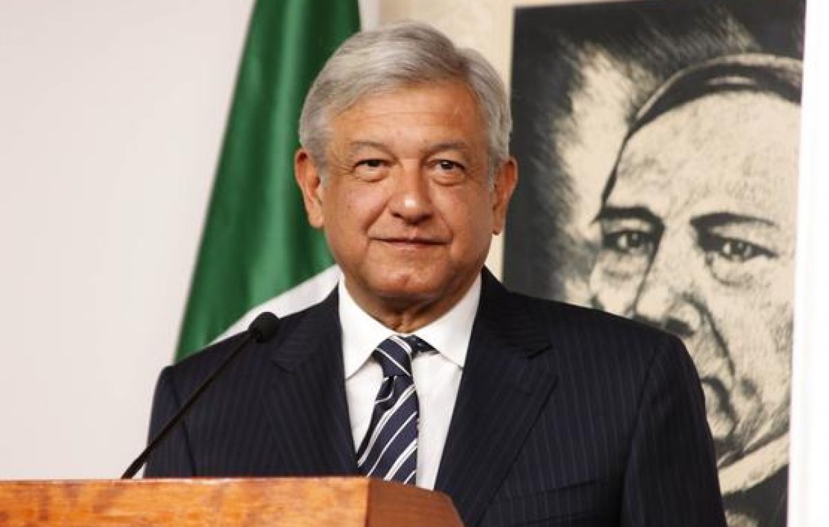 Partido de López Obrador lidera sondeo para elección presidencial México 2018