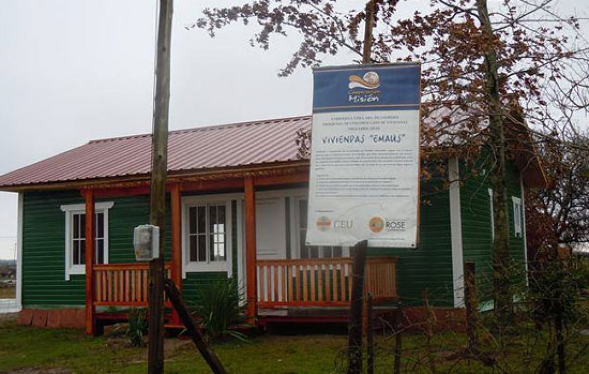 En una experiencia pionera en el país, el Gobierno entrerriano construirá 250 viviendas de madera en Concordia