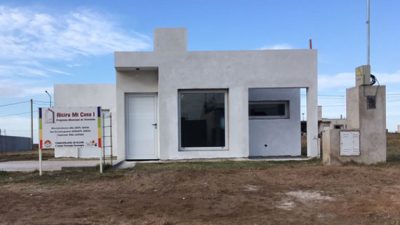 En Alcira, otras 12 familias recibieron las llaves del plan municipal “Mi Casa”