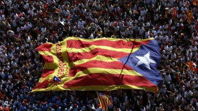 Madrid despliega su fuerza contra los independentistas