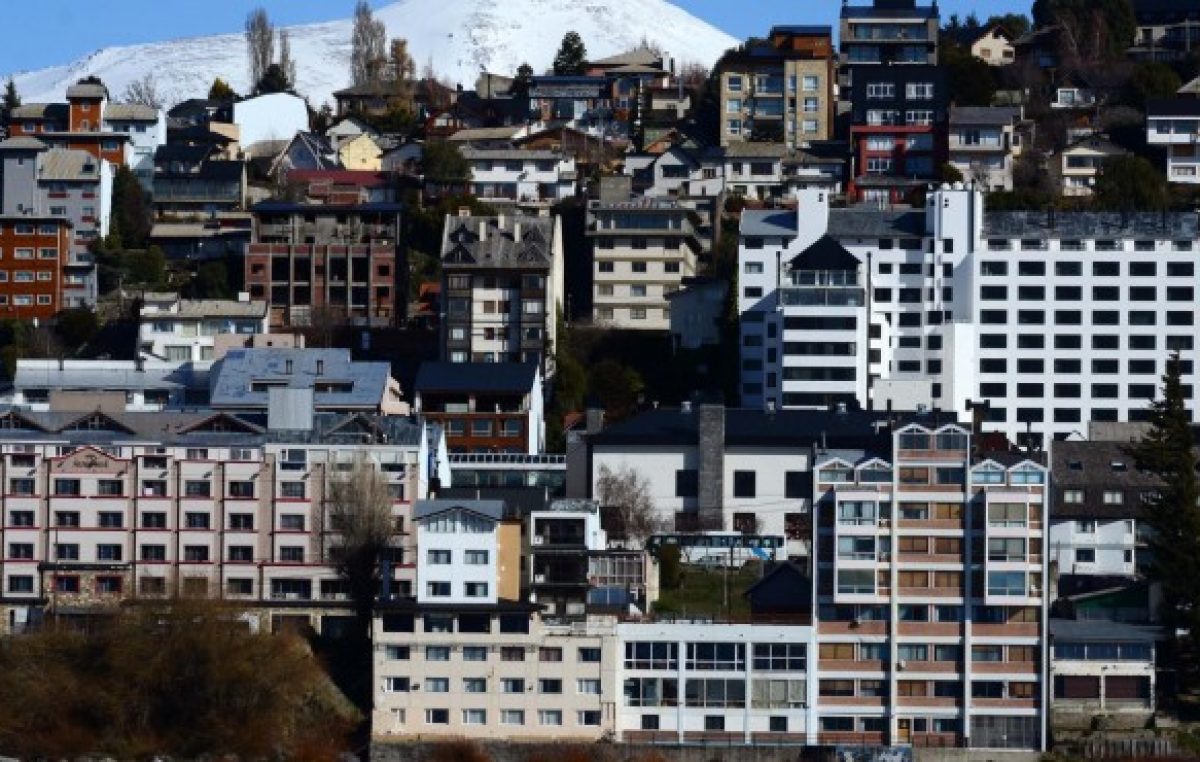 Los edificios de Bariloche le pelean protagonismo al cerro