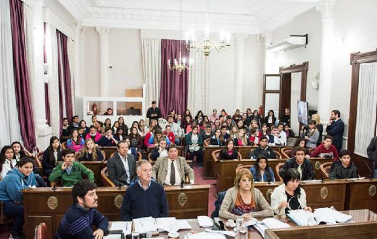 Paraná Campaña: Alumnos de 13 localidades expusieron sus proyectos en el Senado