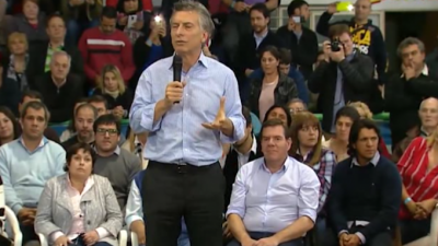 Macri visitó una Olavarría en emergencia laboral y dijo que «es mentira que no hay trabajo»