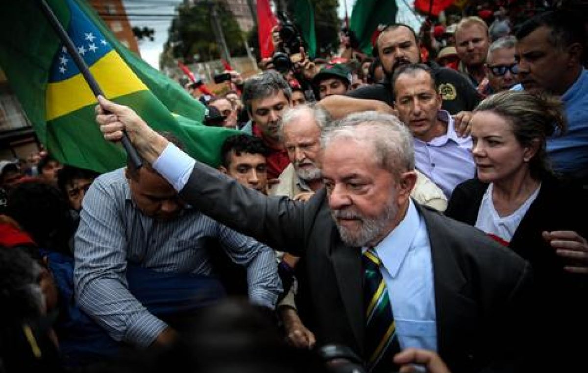 Lula confirma su primer puesto en los sondeos para las presidenciales