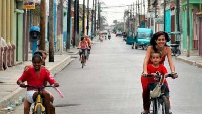 Entre la necesidad y el ingenio, la bici vuelve a Cuba