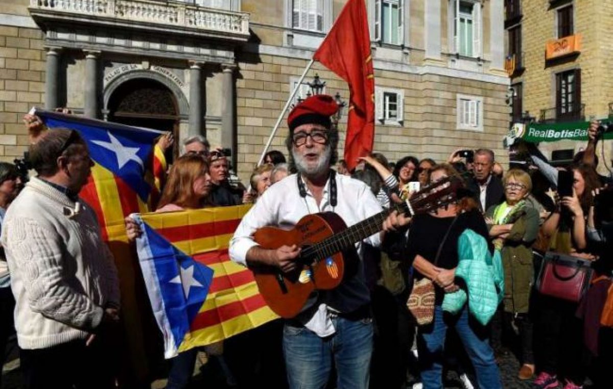 Madrid asume el poder catalán y Puigdemont huyó a Bruselas