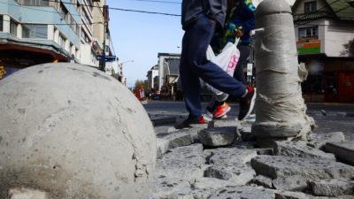 La calle Mitre de Bariloche se destroza tras cinco meses de abandono