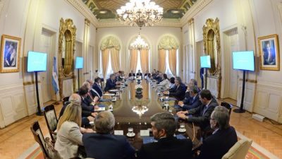Victoria para Macri-Dujovne: los 7 puntos clave del pacto con los gobernadores provinciales