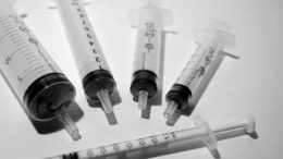 Morón: La única fábrica de jeringas con producción nacional está a punto de cerrar