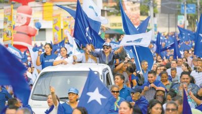 En Honduras siguen contando los votos