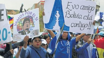 Miles de bolivianos reclaman la reelección de Evo