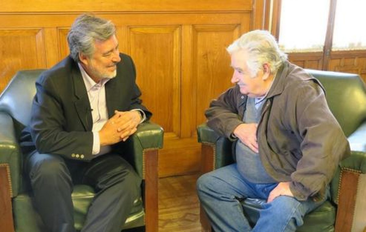 Pepe Mujica en cierre de campaña de Guillier