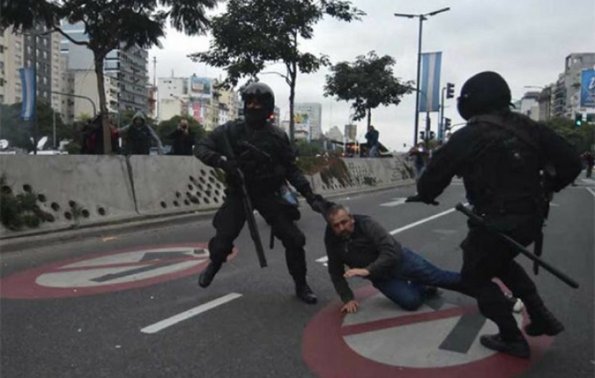 El “otro” balance del Gobierno: 111 represiones, 354 detenidos y 328 heridos por protestar