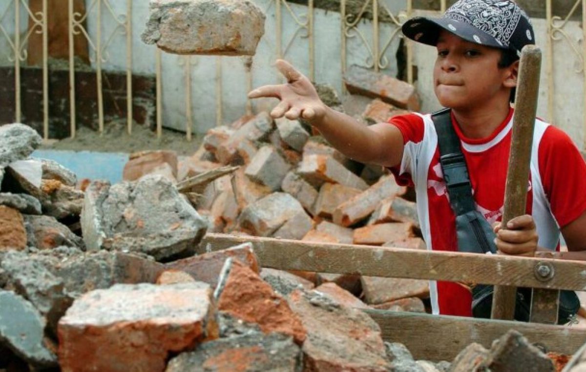 Más de 700.000 chicos trabajan en la Argentina