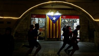 En cuenta regresiva, Cataluña sube el tono y alarga el suspenso