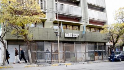 La provincia de Neuquén ayudará a los municipios para que paguen el aguinaldo