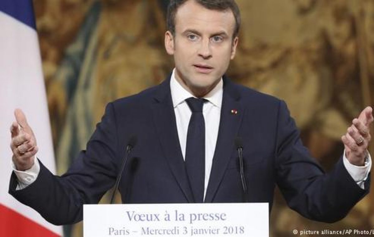 Macron anuncia una ley para combatir las noticias falsas