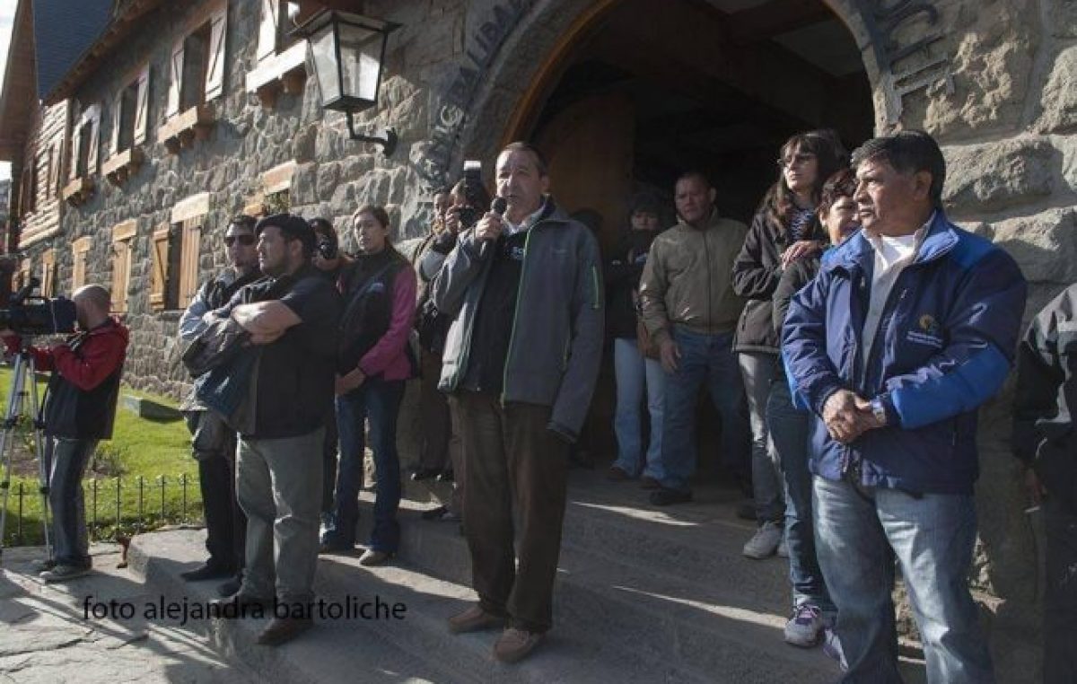 Los municipales de Bariloche van al Centro Cívico por el reclamo salarial