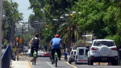 Más de 30.000 usuarios se suben a las bicis de Mendoza y Godoy Cruz para trabajar y pasear