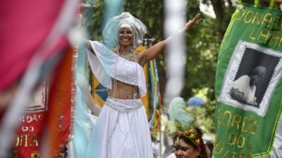 Brasil entra en clima de Carnaval, pero no olvida la injusticia ni la miseria cotidianas