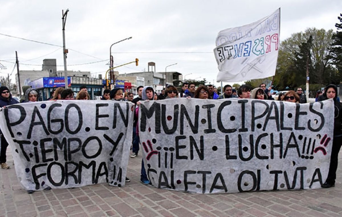 Municipales de Caleta marcharán en reclamo del aguinaldo y aumento salarial