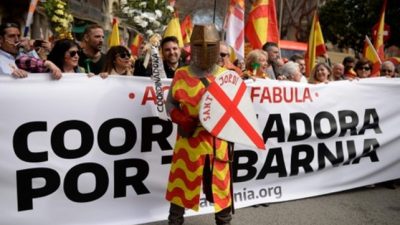 Los catalanes que no quieren irse de España salieron a las calles a protestar