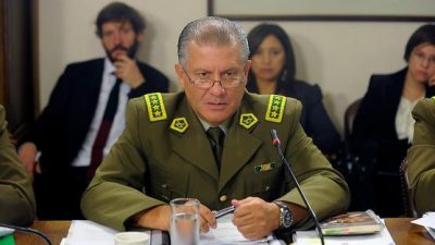 Pasan a retiro a un tercio de generales de policía chilena